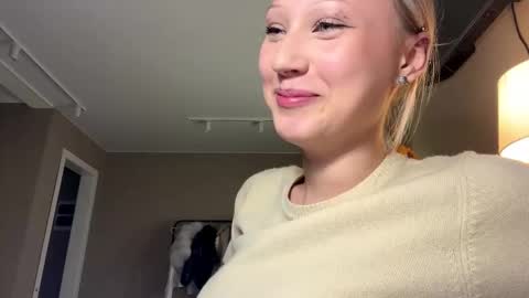 Annie online show from March 26, 7:37 pm