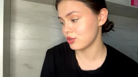 Mila online show from May 7, 11:25 am