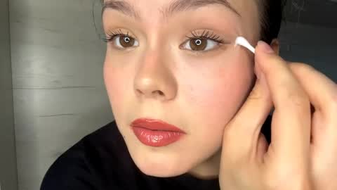 Mila online show from May 8, 11:35 am