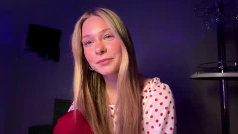 Emma online show from May 17, 7:02 pm
