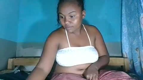 joenah012 online show from July 27, 8:33 am