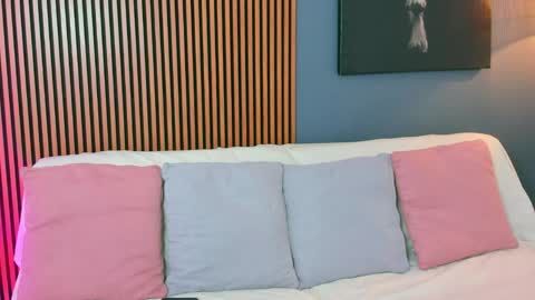 J O H A online show from April 8, 3:36 pm