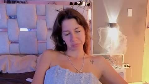 Snapshot of jolie_lov chatting on October 10, 6:02 pm jolie_lov online show from October 10, 6:02 pm