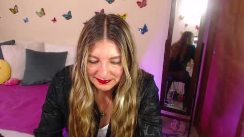 Jolie Mature online show from January 24, 9:58 pm