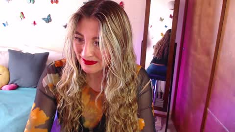 Jolie Mature online show from January 2, 8:35 pm