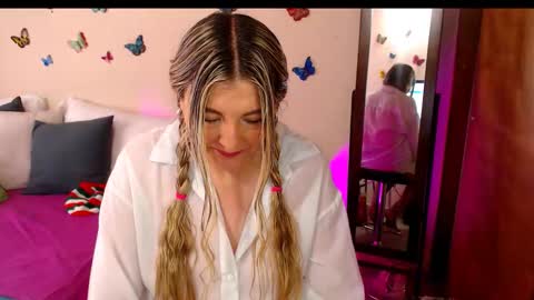 Jolie Mature online show from November 3, 8:24 pm