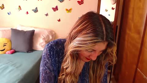 Jolie Mature online show from January 7, 9:14 pm