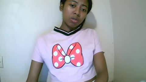 joliekah27 online show from May 16, 10:36 am