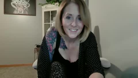 Jolie online show from April 11, 1:12 am