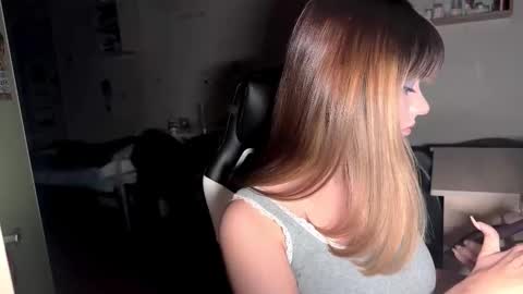 Anora online show from October 2, 3:28 pm