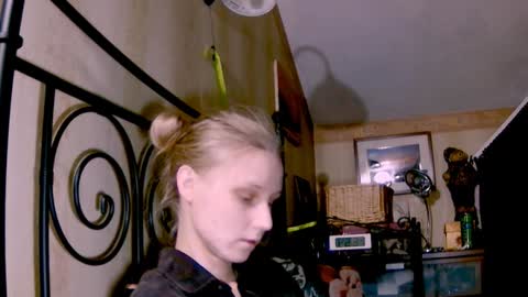 Snapshot of joy_keys chatting on January 18, 3:49 pm joy_keys online show from January 18, 3:49 pm