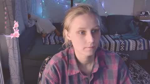 Snapshot of joy_keys chatting on February 13, 7:52 pm joy_keys online show from February 13, 7:52 pm