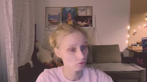 Snapshot of joy_keys chatting on February 17, 8:49 pm joy_keys online show from February 17, 8:49 pm
