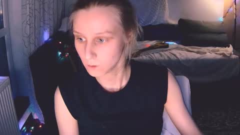 Snapshot of joy_keys chatting on December 16, 11:39 pm joy_keys online show from December 16, 11:39 pm