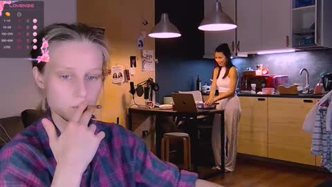 Snapshot of joy_keys chatting on October 8, 8:13 pm joy_keys online show from October 8, 8:13 pm