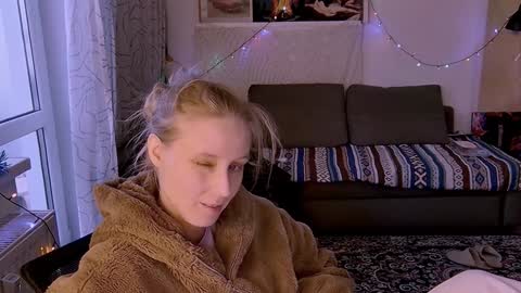 Snapshot of joy_keys chatting on February 3, 1:51 pm joy_keys online show from February 3, 1:51 pm