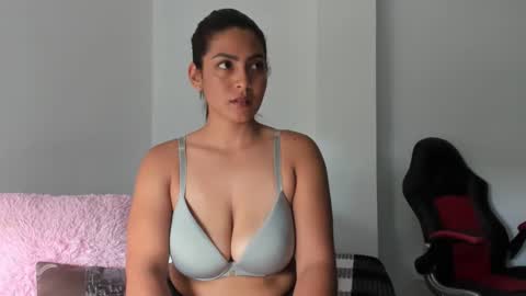 Snapshot of joyaoscura55 chatting on December 2, 7:58 pm sofiaparker8 online show from December 2, 7:58 pm