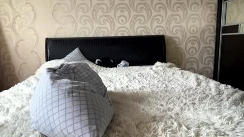Lola online show from May 17, 10:36 am
