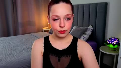 JudyMooon online show from April 9, 11:04 am