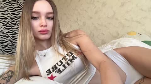 Snapshot of juicy_angels chatting on December 20, 8:38 am alexa online show from December 20, 8:38 am