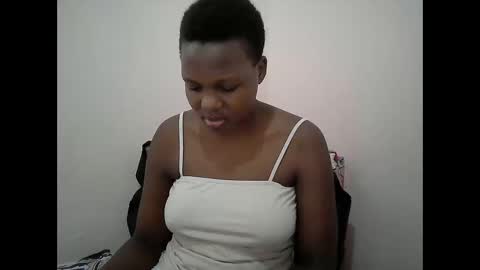 Snapshot of juicy_bella2 chatting on September 14, 10:02 am juicy_bella2 online show from September 14, 10:02 am