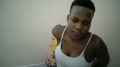 Snapshot of juicy_bella2 chatting on September 30, 10:32 am juicy_bella2 online show from September 30, 10:32 am