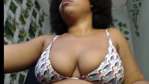 Snapshot of juicy_gold22 chatting on February 19, 8:22 am Mariagold online show from February 19, 8:22 am