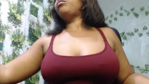 Snapshot of juicy_gold22 chatting on December 17, 9:05 pm Mariagold online show from December 17, 9:05 pm