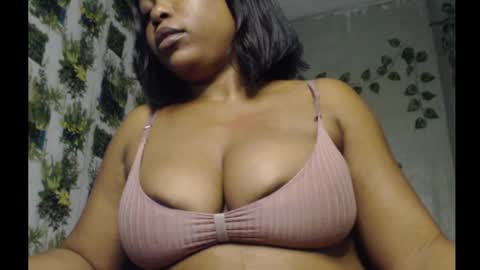 Snapshot of juicy_gold22 chatting on January 22, 6:10 am Mariagold online show from January 22, 6:10 am