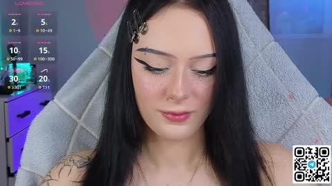 Amy online show from April 1, 2:47 pm