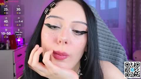 Amy online show from April 4, 3:44 pm