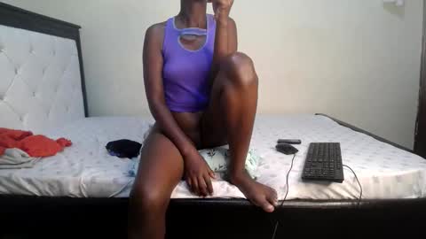 juicymunirah online show from April 4, 6:40 pm