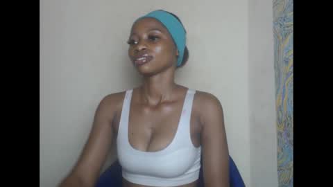 juicypiexx online show from February 14, 8:05 pm