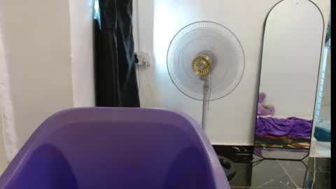 juicyxpink online show from February 25, 8:24 am