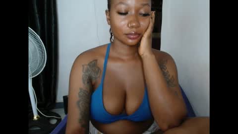 juicyxpink online show from November 11, 12:17 am