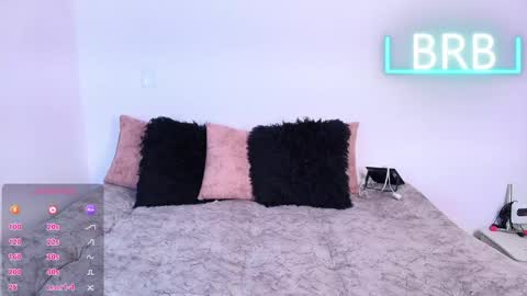 Jules and Gia online show from May 17, 11:26 pm