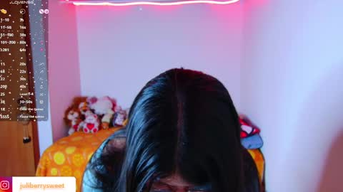 Juliana online show from May 3, 5:44 am