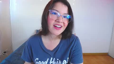 Juliana online show from December 17, 3:17 pm