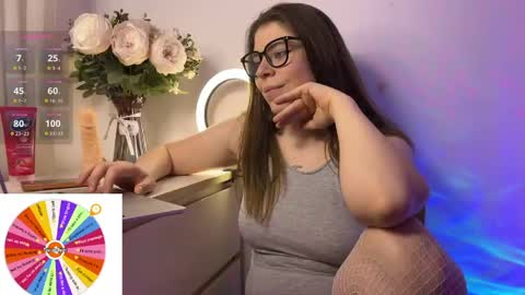 juli_m00n online show from April 26, 7:22 pm