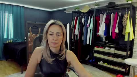 julia__cherry_ online show from February 21, 11:55 am