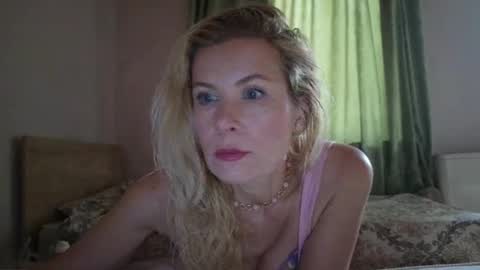 julia_giulia online show from October 2, 2:11 pm