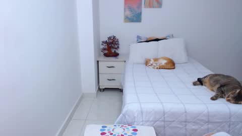 Snapshot of julia_gray_ chatting on December 28, 9:30 pm julia online show from December 28, 9:30 pm