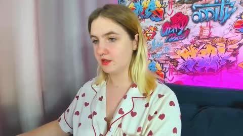 Snapshot of julia_jips chatting on September 13, 8:00 am Julia Jips online show from September 13, 8:00 am