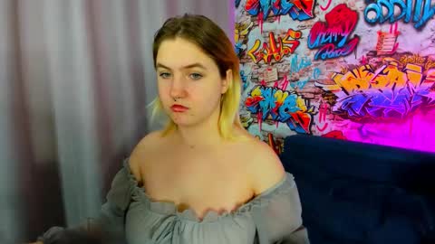 Snapshot of julia_jips chatting on September 15, 8:00 am Julia Jips online show from September 15, 8:00 am