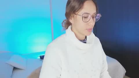 Snapshot of julia_roberts420 chatting on September 16, 2:30 am Julia Schedule 10 pm to 4 am GTM-5 online show from September 16, 2:30 am