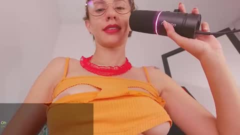 Snapshot of julia_roberts420 chatting on February 9, 1:25 pm Julia Schedule 10 pm to 4 am GTM-5 online show from February 9, 1:25 pm