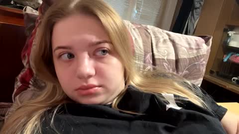 juliacrazy_ online show from January 23, 8:25 am