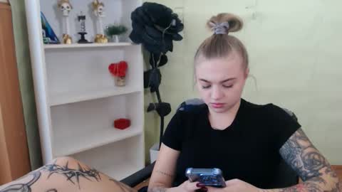 juliacrazy_ online show from September 22, 6:01 am