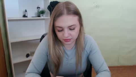 juliacrazy_ online show from March 11, 5:57 am