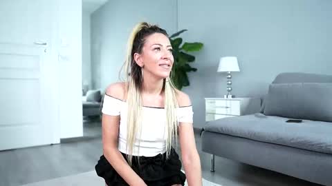 Julia online show from January 14, 3:11 am